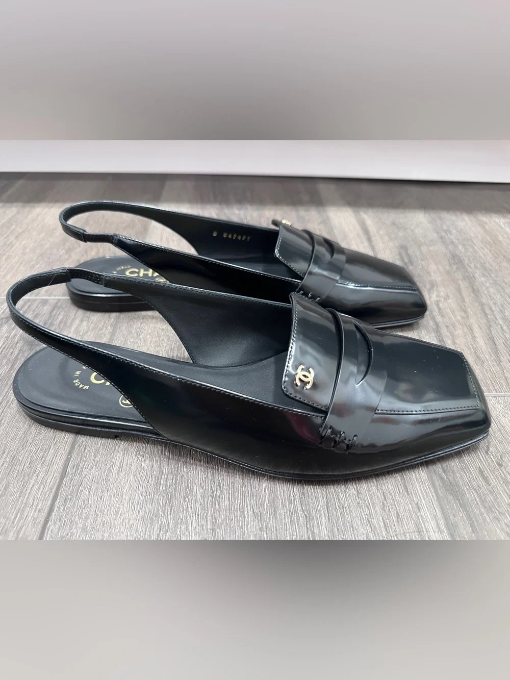 NEW 2026 CHANEL BLACK LEATHER SLINGBACK HALF LOAFER SHOES GOLD CC LOGO 37C BLAZY